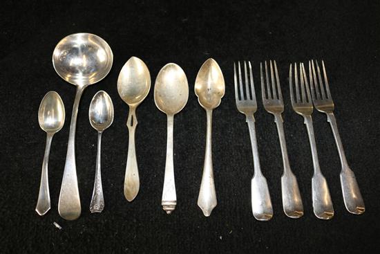 Small quantity silver cutlery